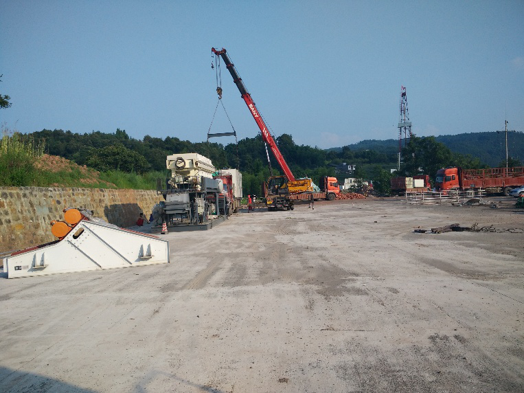 公司研制的钻井废物减量化和资源化利用技术集成装置完成验收